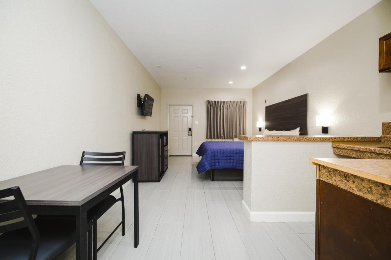 Winchester Inn And Suites Humble/Iah/North Houston Екстер'єр фото